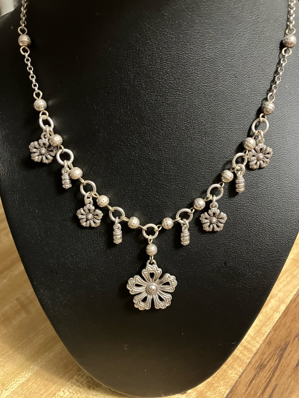 🌸Vintage Brighton Silver Floral Charm Necklace